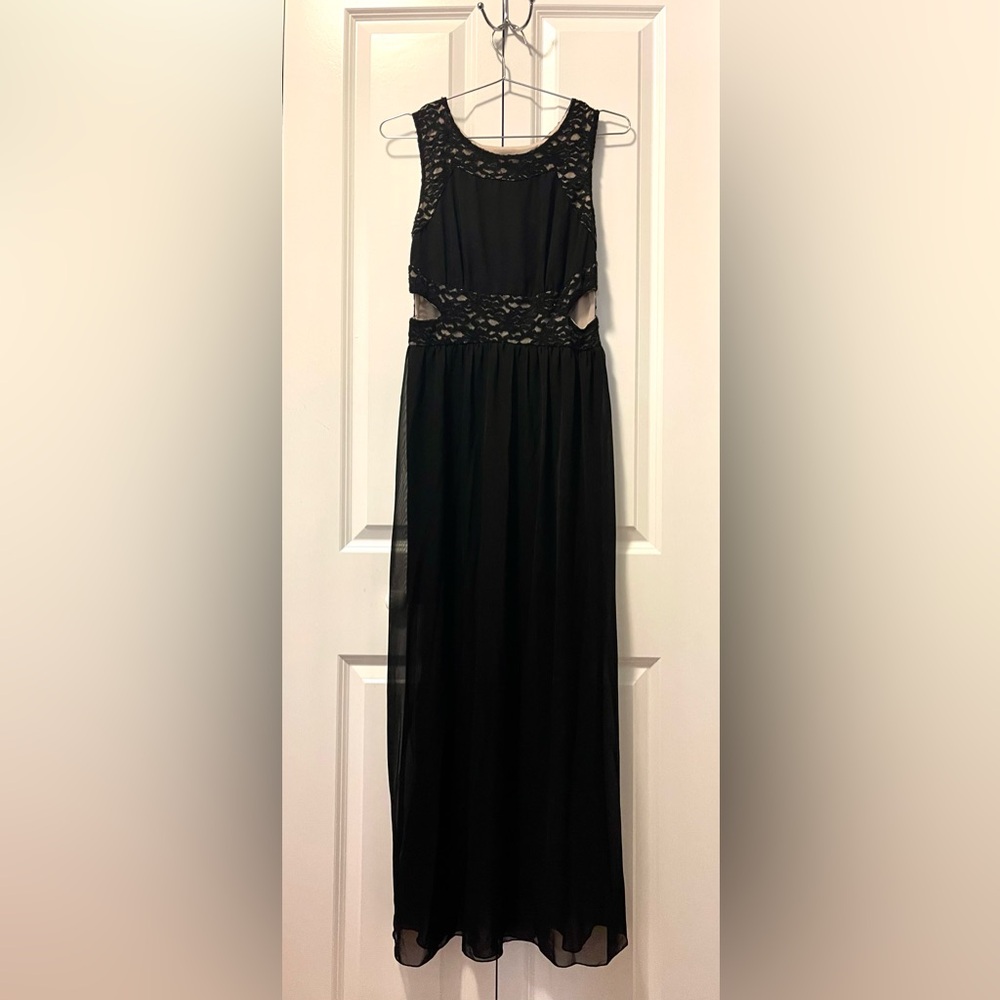 Sweet Storm Lace Cut-Out Dress sz L